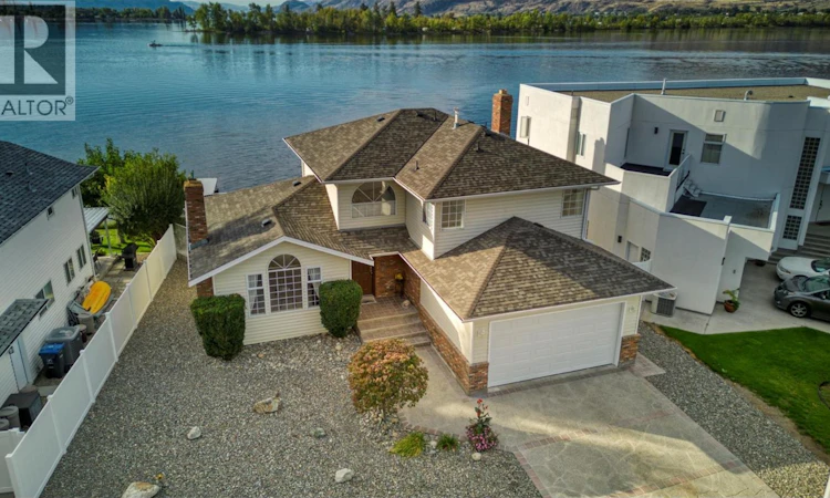 8 Bayview Crescent