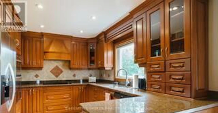 4562 Penhallow Road, Mississauga, ON, L5V 1E8 - 7