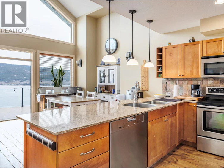 6930 Barcelona Drive, West Kelowna, BC, V1Z 3R8 - 7