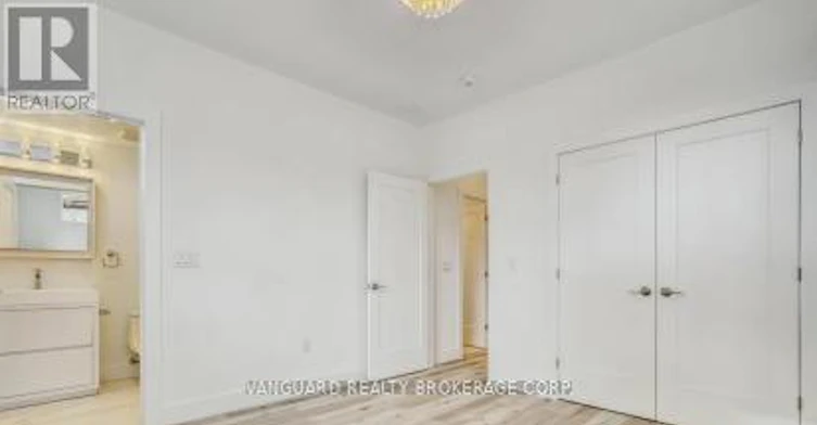 COACH HOUSE-1937 Lawrence Avenue W, Toronto, ON, M9N 1G8 - 3