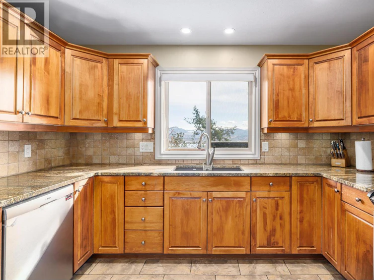2661 Lakeridge Road, West Kelowna, BC, V1Z 1Y1 - 14