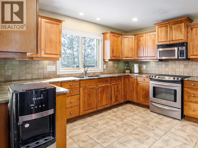 2661 Lakeridge Road, West Kelowna, BC, V1Z 1Y1 - 12