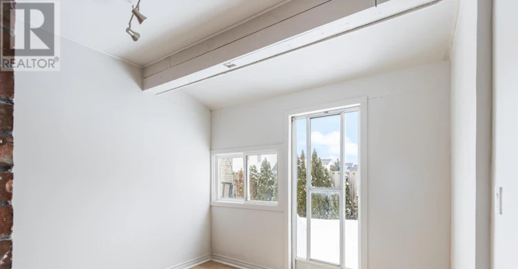 MAIN FLOOR-443 Ontario Street, Newmarket, ON, L3Y 2K6 - 7