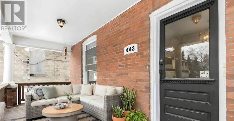 SECOND FLOOR-443 Ontario Street, Newmarket, ON, L3Y 2K6