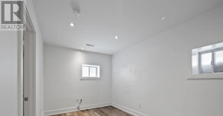 LOWER-965 Briar Hill Avenue, Toronto, ON, M6B 1M4 - 4
