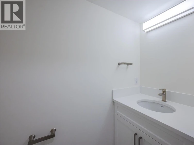 203-578 Lakeshore Drive, Penticton, BC, V2A 1B9 - 15