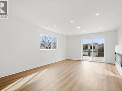 203-578 Lakeshore Drive - 4
