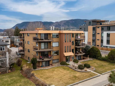 203-578 Lakeshore Drive - 2