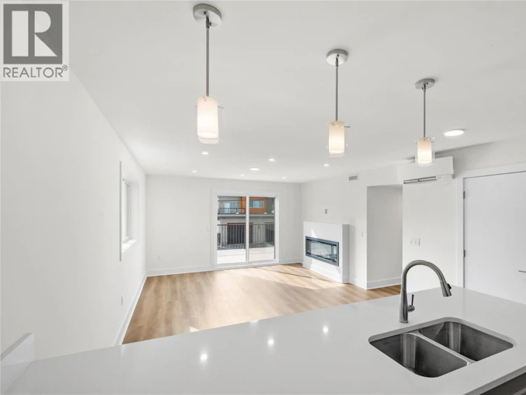 203-578 Lakeshore Drive, Penticton, BC, V2A 1B9 - 5