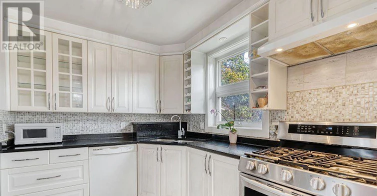 421 St Augustine Drive, Oakville, ON, L6K 3G1 - 6