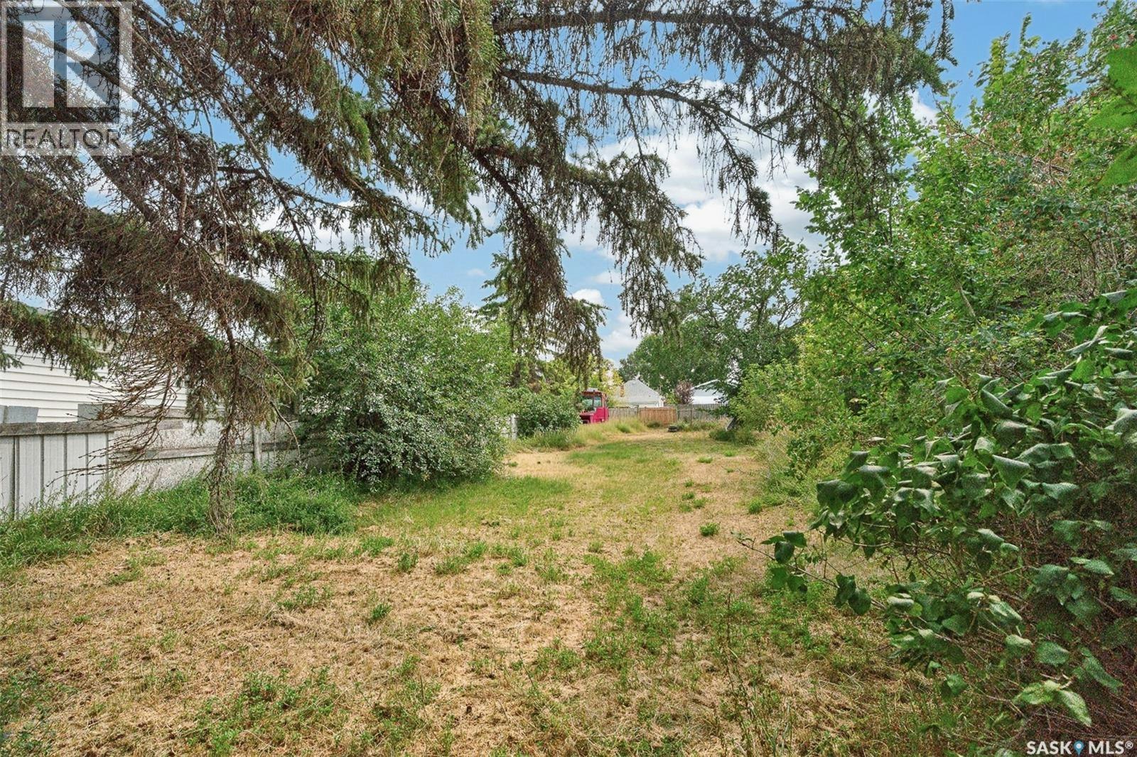 59 Iroquois Street W, Moose Jaw, SK, S6H 5A4
