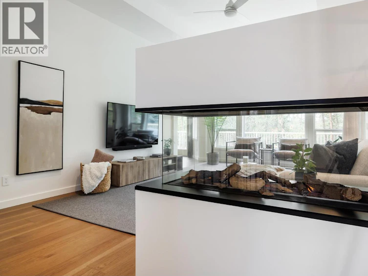 4158 S Gallaghers Forest, Kelowna, BC, V1W 5E4 - 10