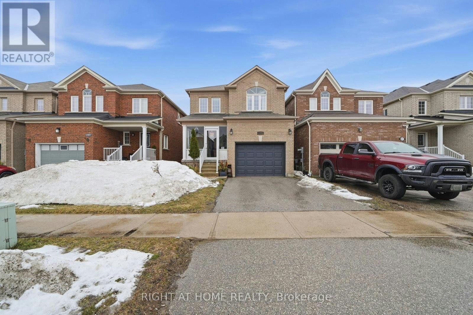 1209 Mary Lou Street, Innisfil, ON, L9S 0C2