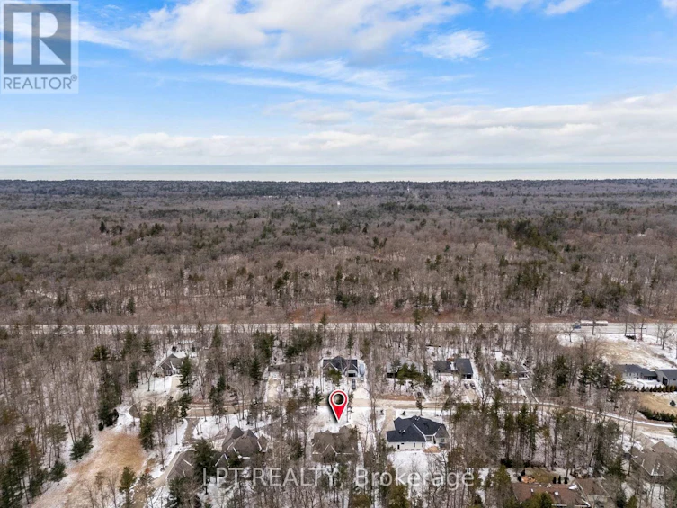8695 Timberwood Trail, Lambton Shores, ON, N0M 1T0 - 4