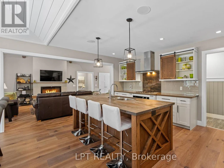 8695 Timberwood Trail, Lambton Shores, ON, N0M 1T0 - 17