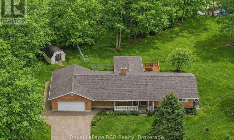 3 Woodland Court