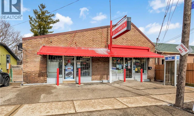 215 Grand River Avenue