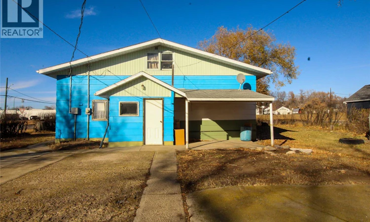 216 2nd Street E