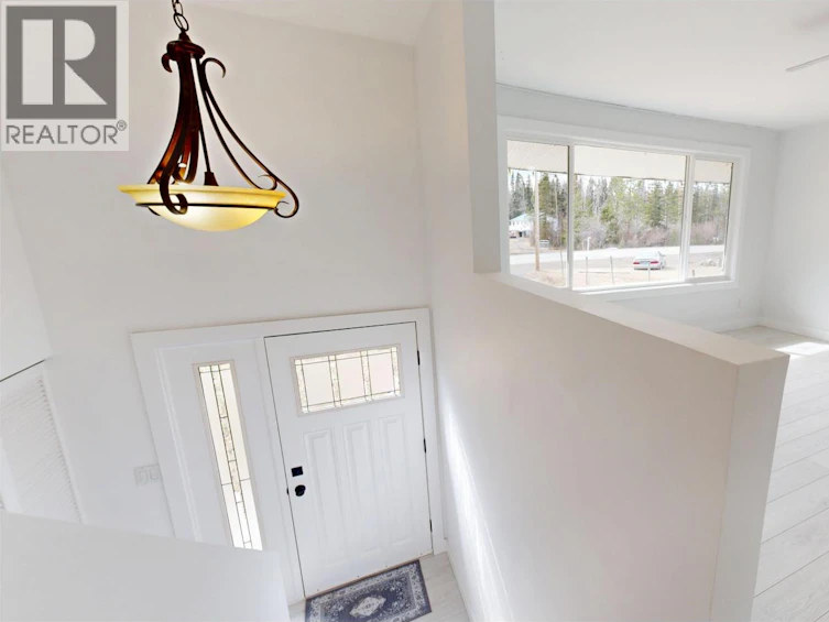 5957 Little Fort 24 Highway, 100 Mile House, BC, V0K 1X0 - 7