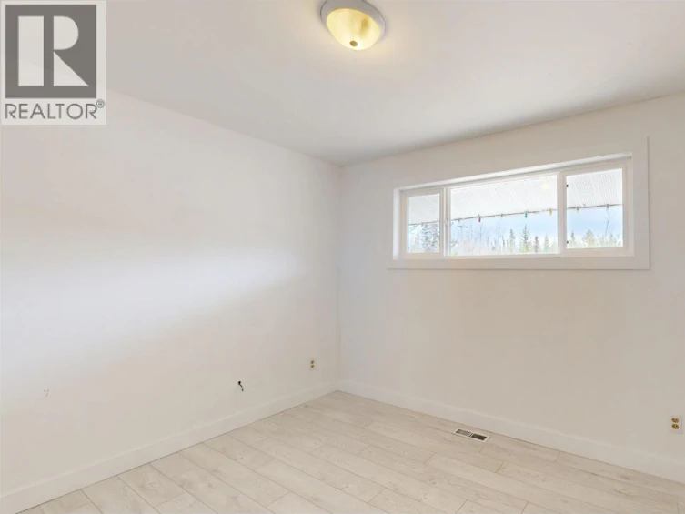 5957 Little Fort 24 Highway, 100 Mile House, BC, V0K 1X0 - 14