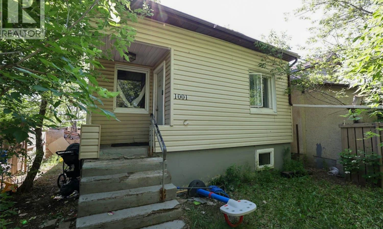 1001 Robinson Street