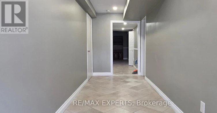 160 Ardwick Boulevard, Toronto, ON, M9M 1W2 - 4