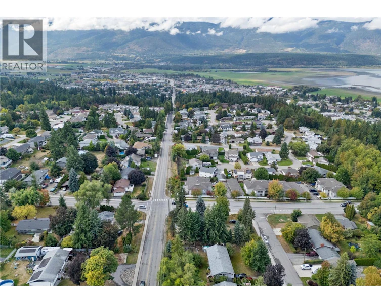 2030 NE 1 Avenue, Salmon Arm, BC, V1E 1Z4 - 11