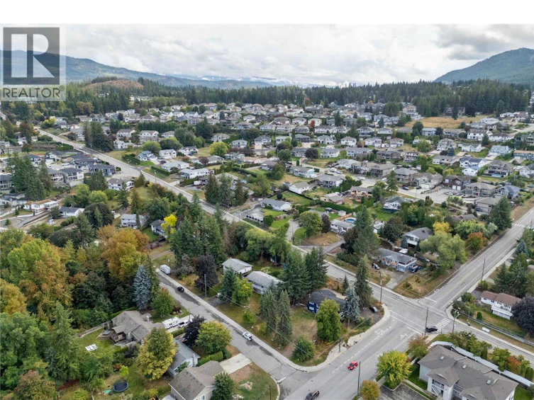 2030 NE 1 Avenue, Salmon Arm, BC, V1E 1Z4 - 12