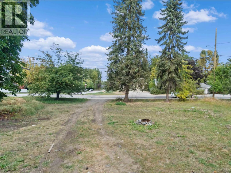 2030 NE 1 Avenue, Salmon Arm, BC, V1E 1Z4 - 2