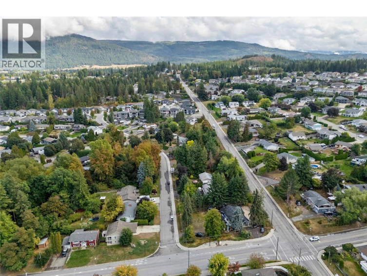 2030 NE 1 Avenue, Salmon Arm, BC, V1E 1Z4 - 7