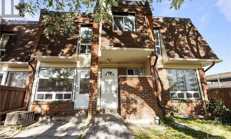 41-2939 Fairlea Crescent