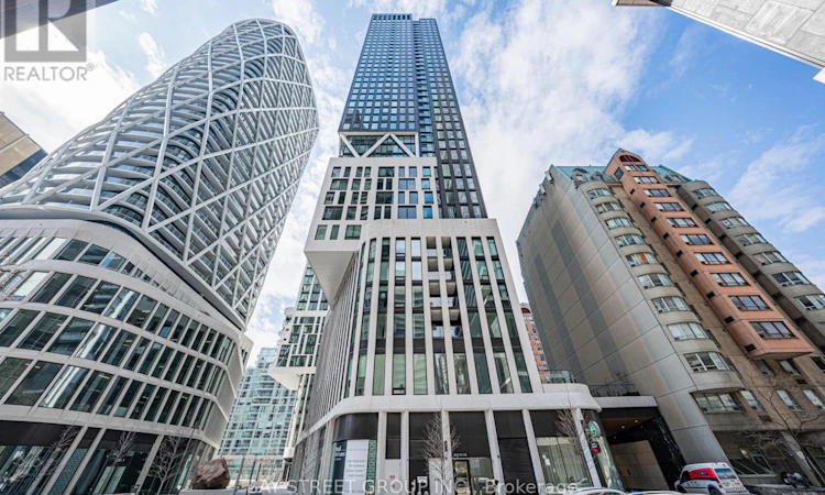 606-238 Simcoe Street
