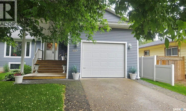 107 3rd Street S