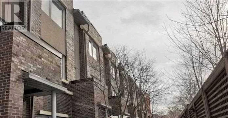 TH69-315 Village Green Square, Toronto, ON, M1S 0L2 - 2