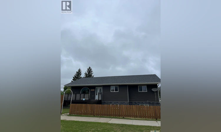401 6th Avenue W