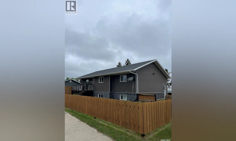 401 6th Avenue W
