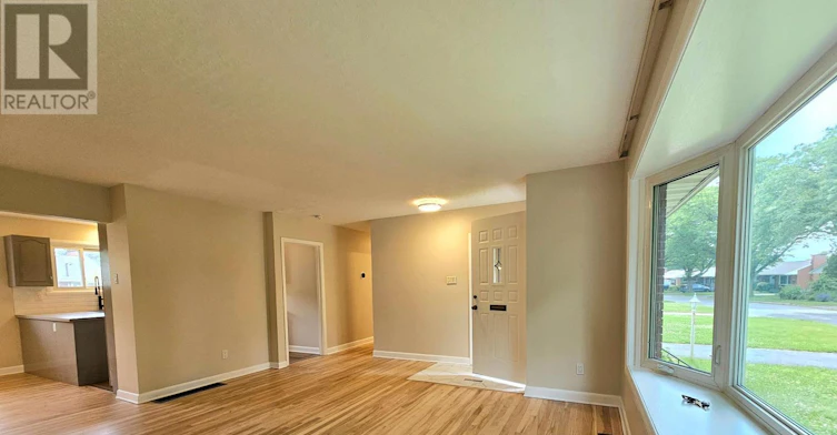 MAIN-2368 Drury Lane, Ottawa, ON, K2C 1G5 - 6