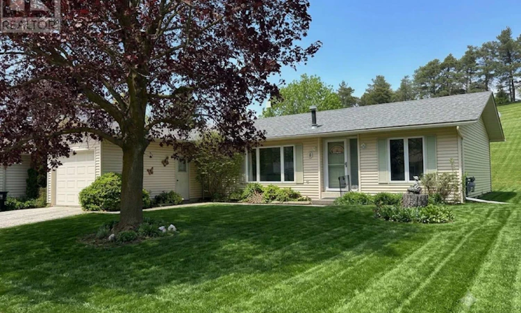 4 Tecumseth Pines Drive