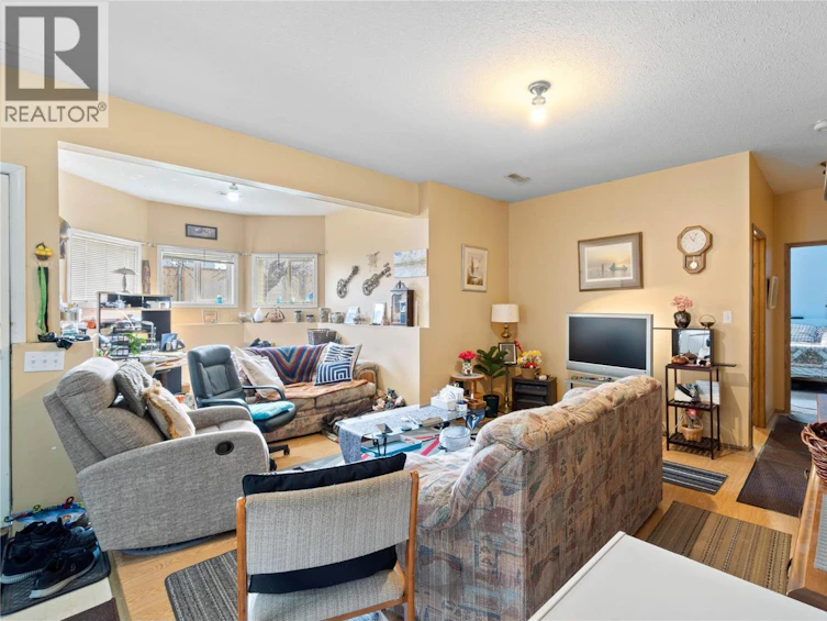 1120 14th Street, Kamloops, BC, V2B 8K7 - 14