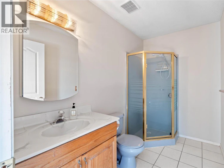 1120 14th Street, Kamloops, BC, V2B 8K7 - 35