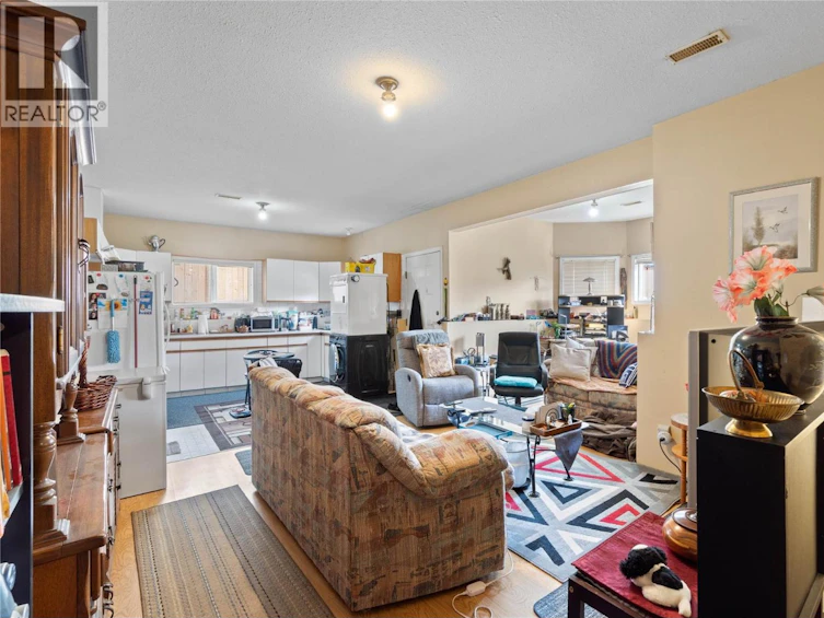 1120 14th Street, Kamloops, BC, V2B 8K7 - 15
