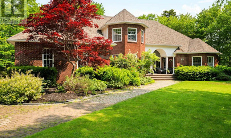 14 Club House Lane