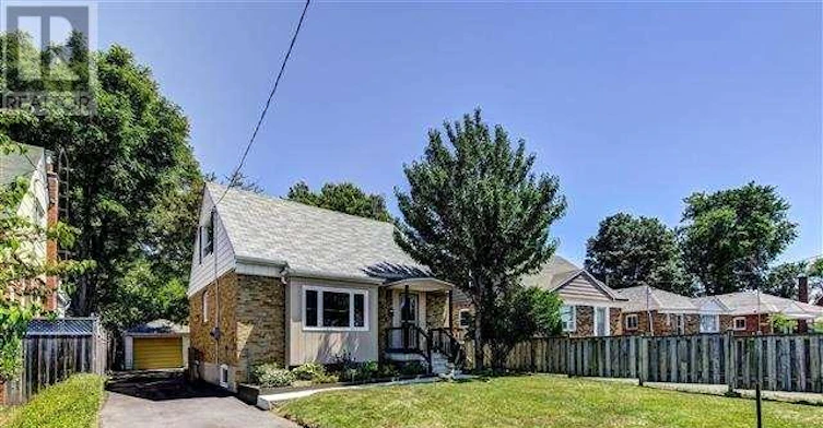 11 Ellington Drive, Toronto, ON, M1R 3X6
