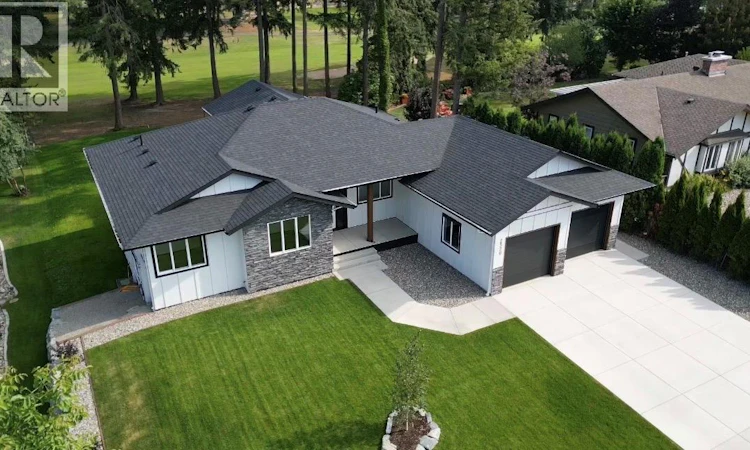 2520 Golf View Crescent