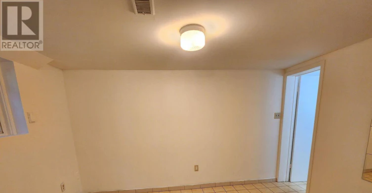 D LOWER-134 Grand Avenue, Toronto, ON, M8Y 2Z5 - 5
