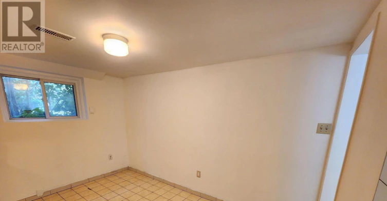 D LOWER-134 Grand Avenue, Toronto, ON, M8Y 2Z5 - 6