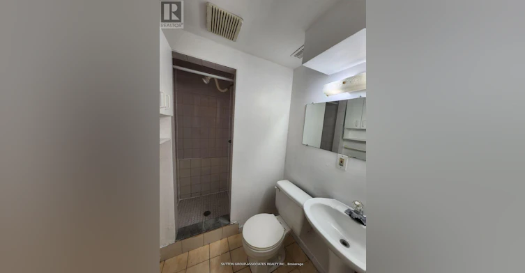 D LOWER-134 Grand Avenue, Toronto, ON, M8Y 2Z5 - 7
