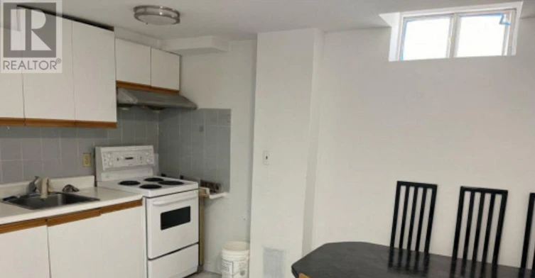 BSMT-8 Digby Crescent, Markham, ON, L3R 7G5 - 2