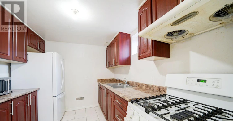 5 Claresholme Drive, Toronto, ON, M1C 4Z9 - 11