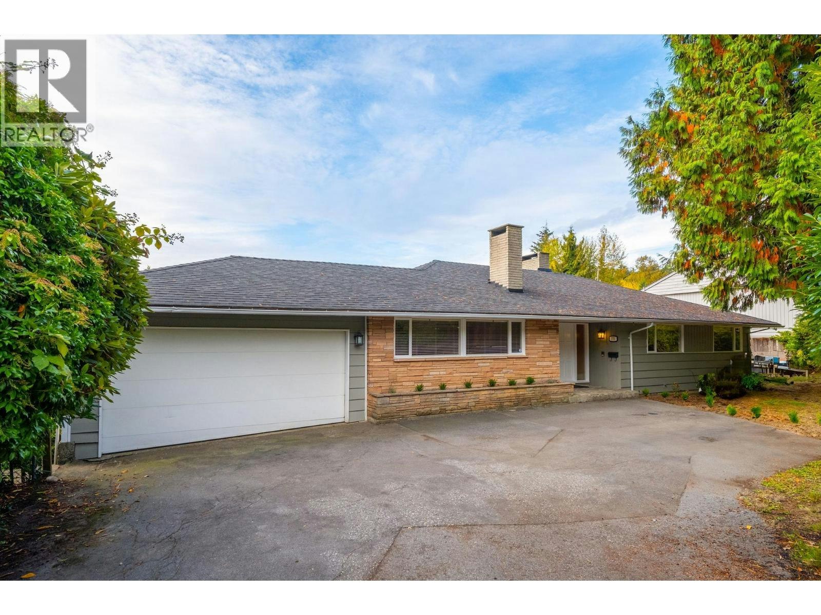 775 Southborough Drive, West Vancouver, BC, V7S 1N1